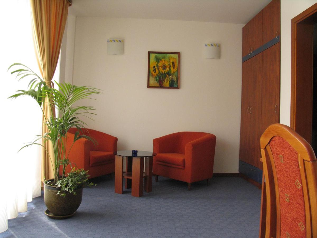 Hotel Latinka Sofia Exterior photo